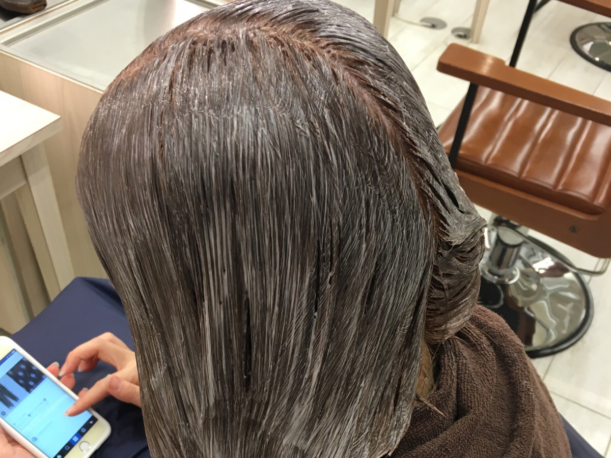 傷んだ髪でも明るくするには 人気の明るいアッシュこの方法で ショートヘアのトリセツ