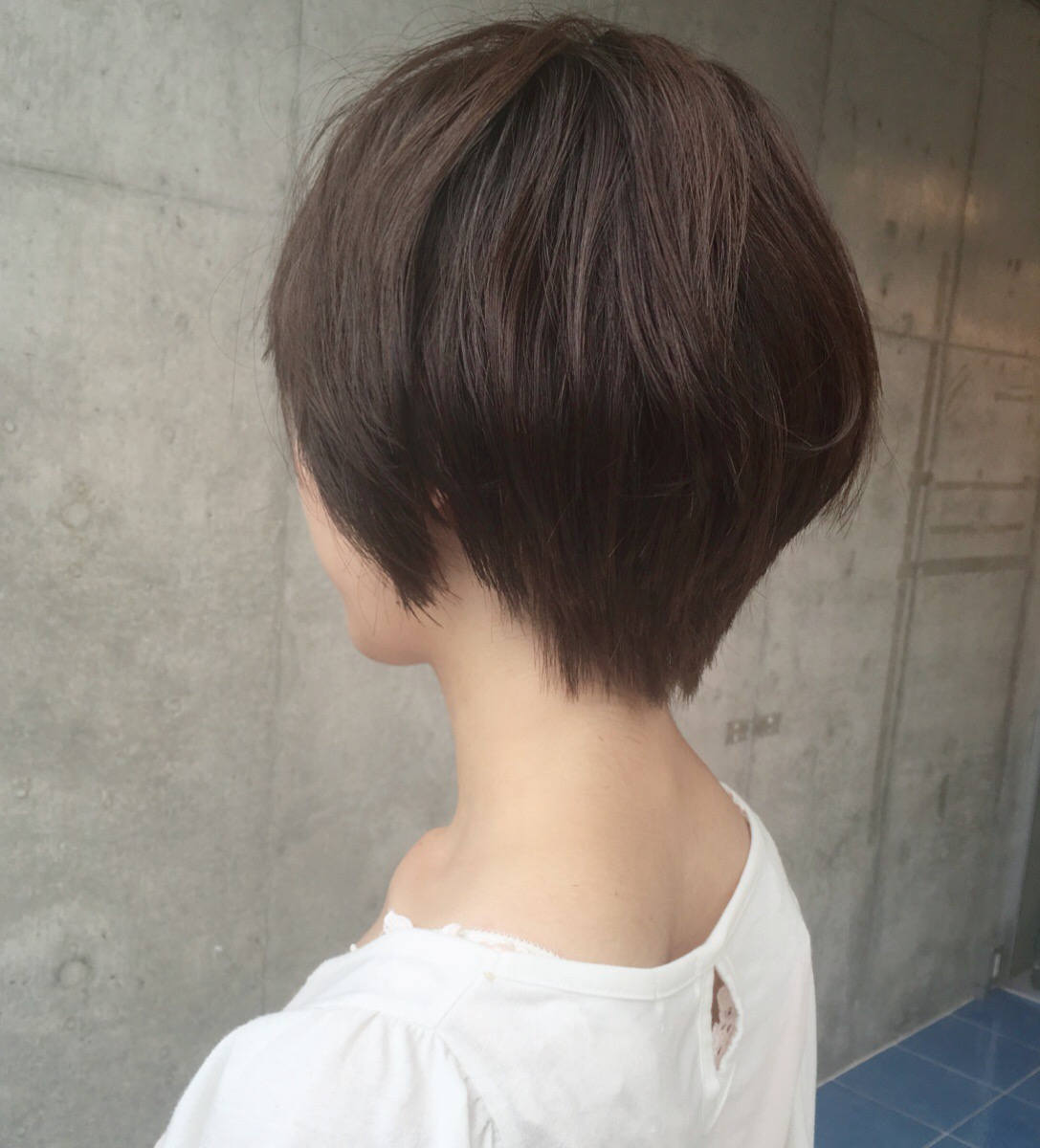 ストレートな髪質でもパーマをかけずふわっとするショートヘア ショートヘアのトリセツ