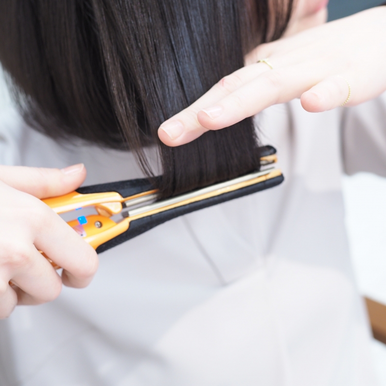 コテよりも簡単 ストレートアイロンで内巻きしよう ショートヘアのトリセツ