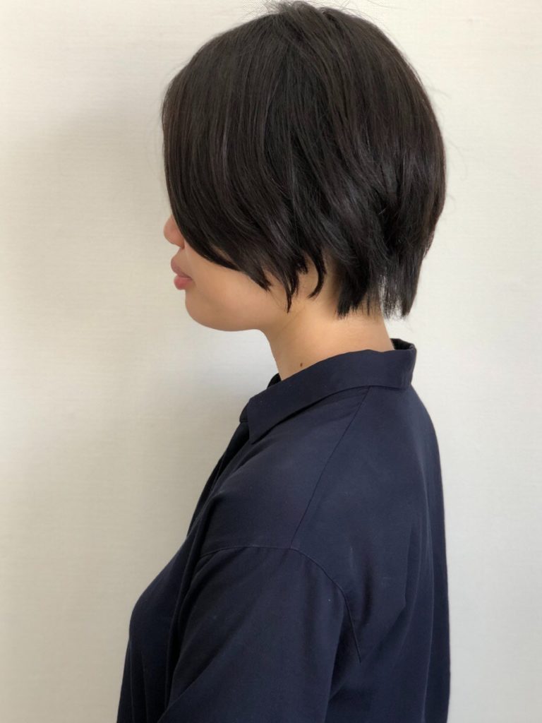 ハンサムショートは黒髪や丸顔など顔型をカバーできるのか。 ショートヘアのトリセツ